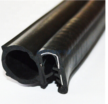 Rubber Extruded Top Foam Seal Strip with Steel 
